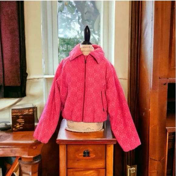 Urban outfitters winter jacket. Pink patterned peace signs all over. Gently worn - Picture 3 of 16